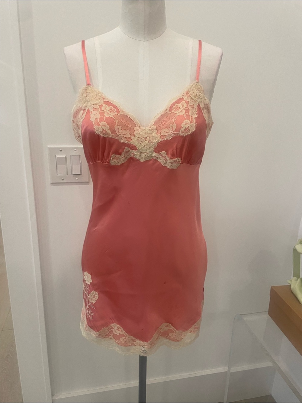 Y2K VTG Gold Hawk Silk Lace Trim Slip Top - Pink with Cream Lace